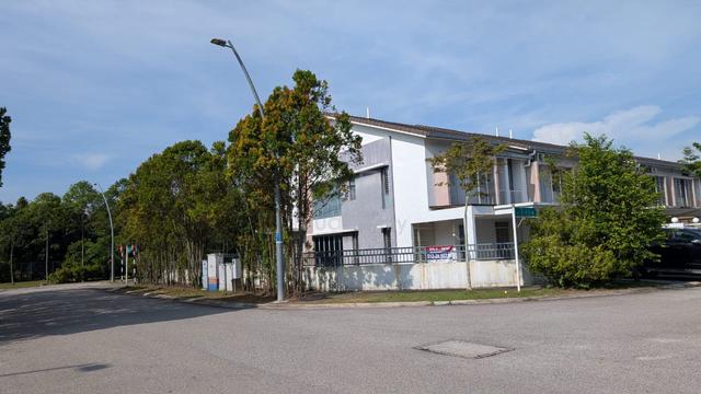 Elmina East Ariza Dual Frontage Corner Lot 1
