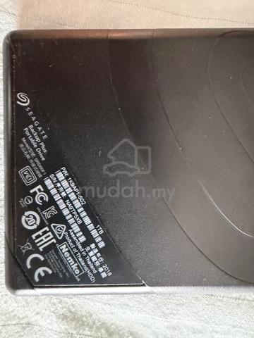 Seagate 1TB Portable External Hard Drive - photo 3 of 3