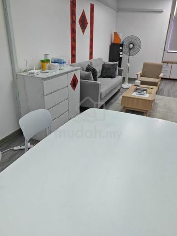 Leisure Commerce Square Share Office 1