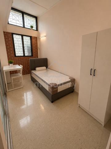 Fully Furnished Room at Uptown Near One Utama Bandar Utama MRT 1