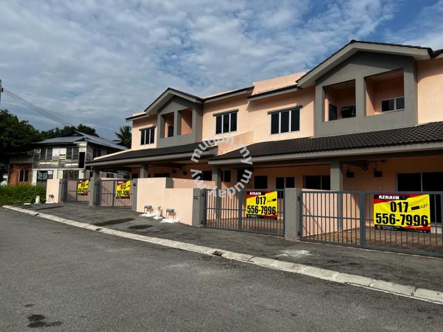 Freehold Fair Park Newly Completed Double Storey Terrace 4