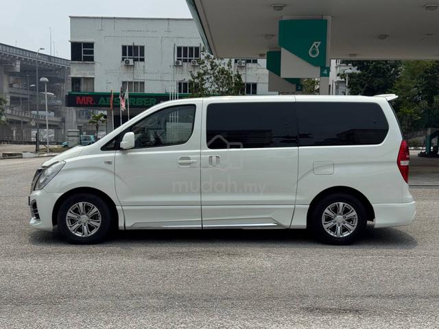 Hyundai GRAND STAREX 2.5 ROYALE 11 SEATER TIPTOP - 4
