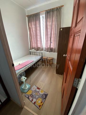 BILIK SEWA - Batu 7 Taman Sri Rimba 1