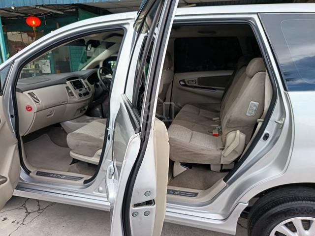 2015 Toyota INNOVA 2.0 E (A) - 4