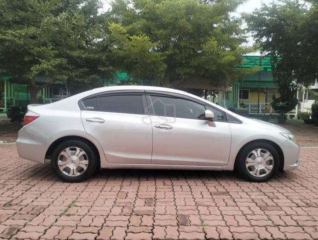 2013 Honda CIVIC 1.5 (HYBRID) (A) - 5