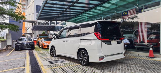 2023 Toyota NOAH 2.0 SZ 9000km - 2