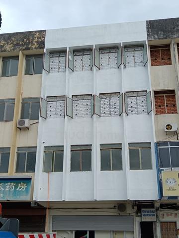 For Sale, 4 storey shop,jalan rugayah 83000 batu pahat johor 1