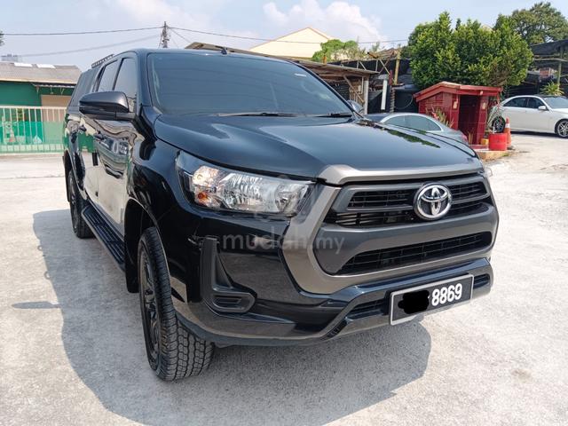 Toyota Hilux 2.4 (A) Under Warranty Rear Canopy - 1
