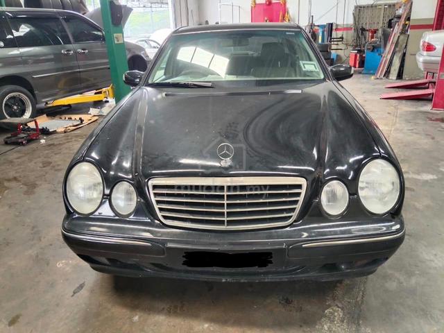 Mercedes Benz E-200 Compressor (2.0) - 1