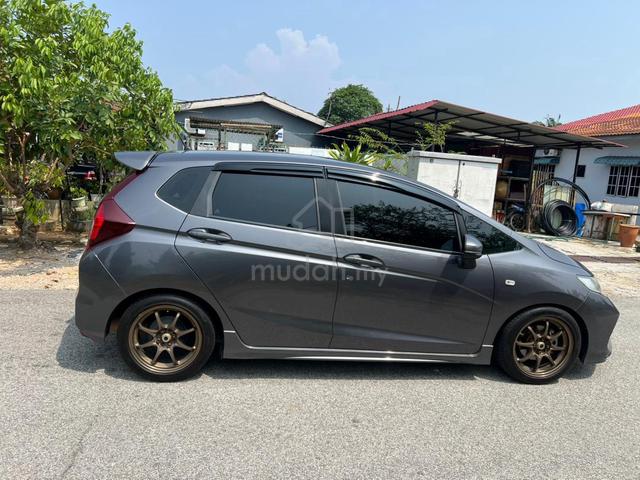 Honda Jazz 2019 V spec last model - 4