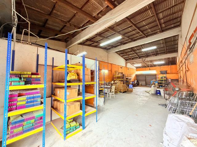 Klang Utama Single Storey Link Factory Prime Location Good Condition 1