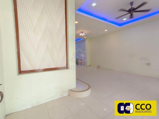 Botani Bandar Cyber 2.5 Storey Terrace House Facing Field 3