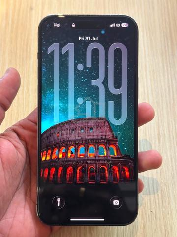Carousel Image Selected