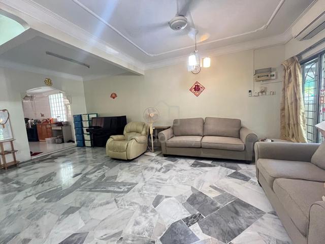 Cheap and Nice 2.5 storey terrace house with balcony Kajang For Sale 1