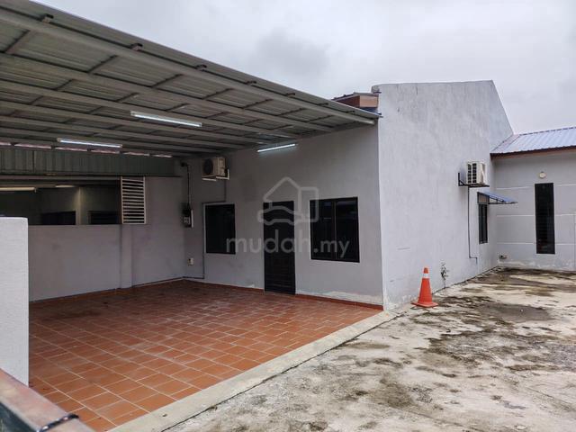 Taman Bukit Kuchai , Puchong, Single Storey corner House for Rent 1