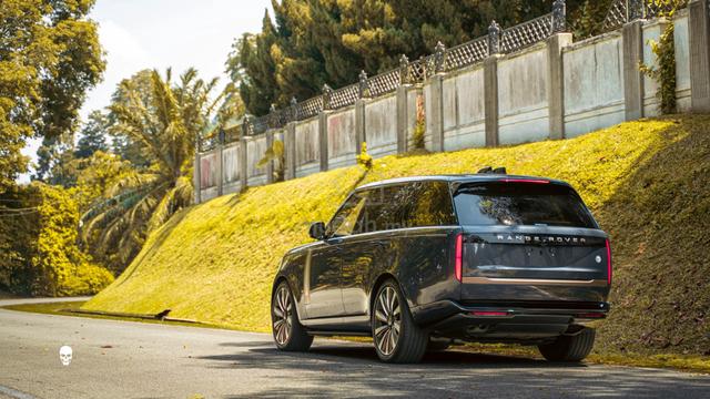 2022 Land Rover RANGE ROVER VOGUE SV 4.4L V8 - 5
