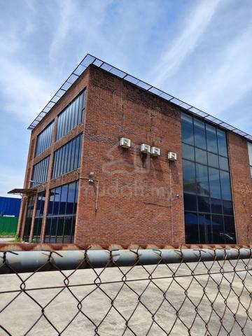Subang Perdana,near air Port Subang semi detached factory for rent 1