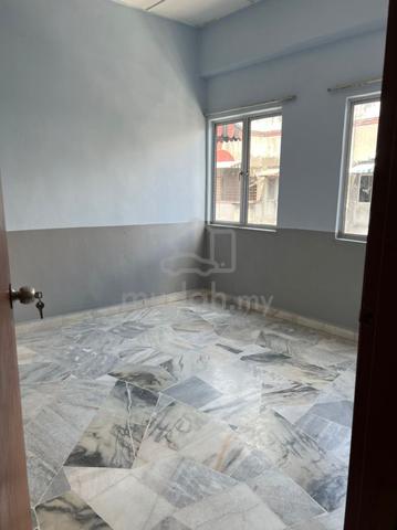 Shop Apartment Taman Puchong Intan 1