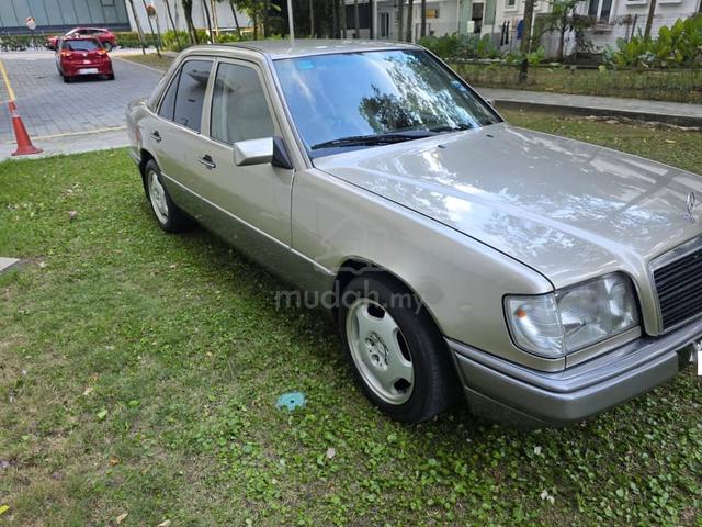 1995 Mercedes Benz E220A W124 - 3