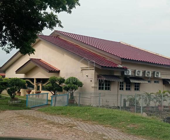 End Lot Single Storey Terrace, Jalan Cili Enam, Seksyen 24, Shah Alam 1