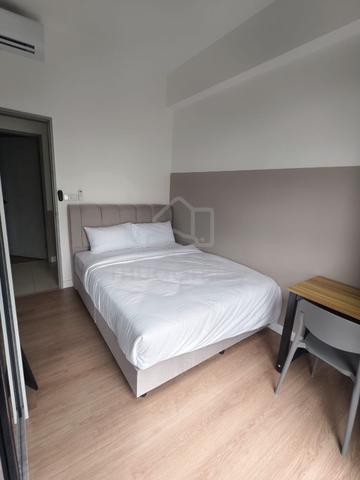 Room Rent Skyline KLCC Lalaport Lot 10 Bukit Bintang TRX Low Yat LRT 1