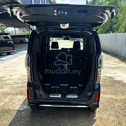 2021 Honda N BOX 0.7 CUSTOM L TURBO Free 8YWaranty - 4