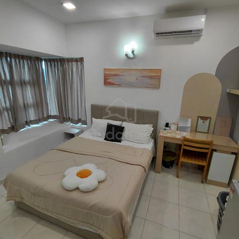 Master Room for Rent near Bandar Puteri Puchong Walking 9min to LRT 1