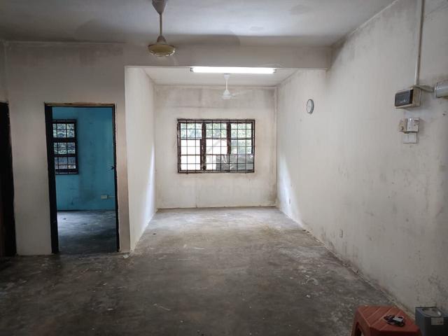 Pusat Perdagangan Semambu 1