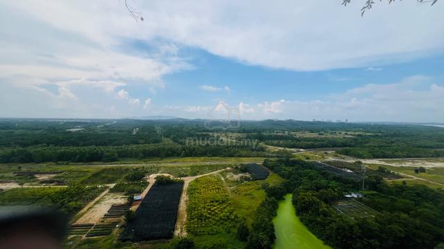 Starview Bay @ Forest City 1