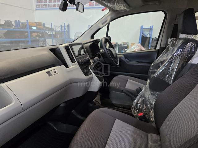 2026 Toyota HIACE 2.8 SLWB Free Power door & boot - 5
