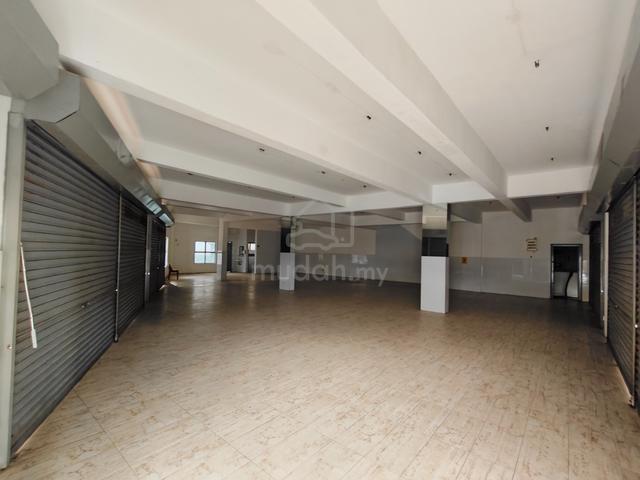 3sty corner shop ground floor seri kembangan jalan PSK serdang 1