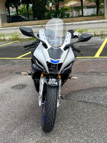 2022 Yamaha R15M - photo 5 of 10