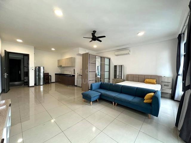 Molek Regency 1