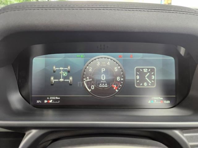 2023 Land Rover Defender P300 110 SE Meridian P/R - 3