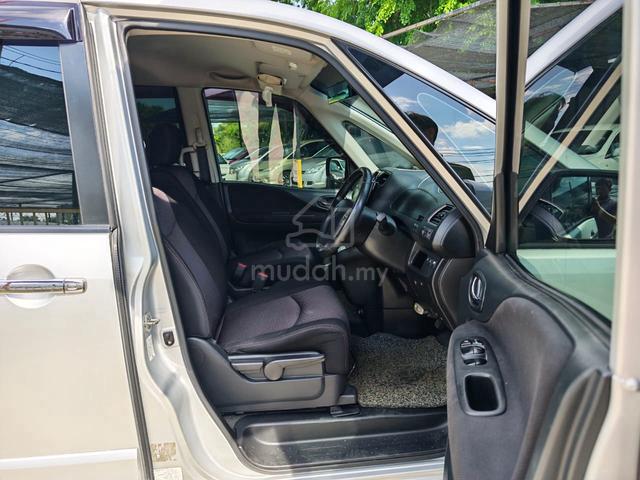 2013 Nissan SERENA FULL SPEC 2.0 (AUTO) - 4