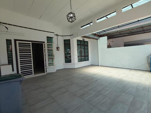 [FREEHOLD] Rembia Alor Gajah [Renovated] Single Storey Terrace House 1