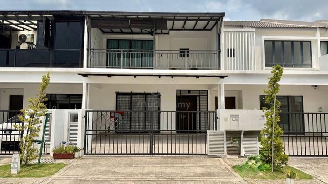 FULLY FURNISHED 2 Storey Terrace Sejati Lakeside Cyberjaya 1