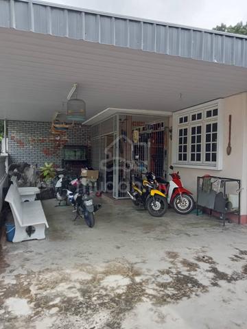 Commercial prime zone rare unit semi d house 1