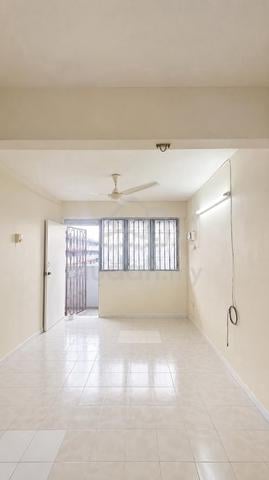 Flat Taman Ungku Tun Aminah 1