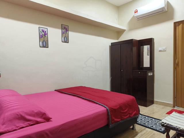 room available, just bring conforter, toiletries n yr personal things 1