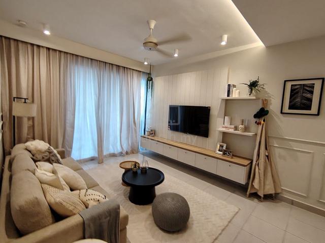 E Island Lake Haven 1