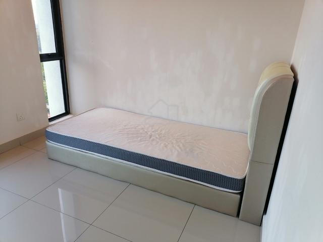 Medium Room, Fully Furnished, Near UPM 1