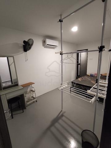 Master room for rent 1