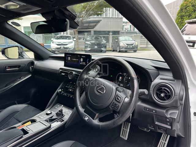 IS 300 2023 Lexus IS300 2.0 F-SPORT MODE BLACK III - 3