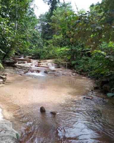 Tanah Pertanian Ada Anak Sungai 5