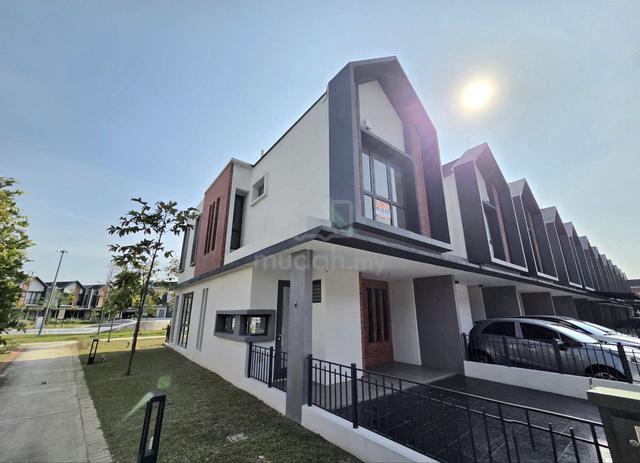 House For Sale 2 Storey Endlot Ilham Residence, Elmina East, Shah Alam 1