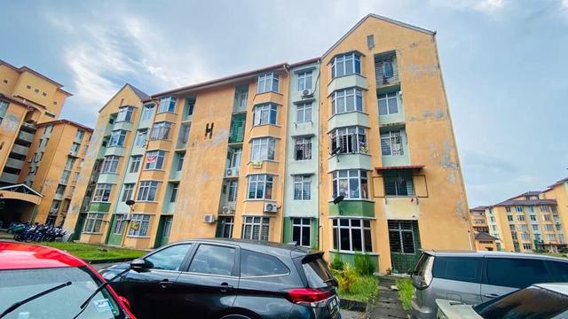 Apartment Seroja (Puchong) 1
