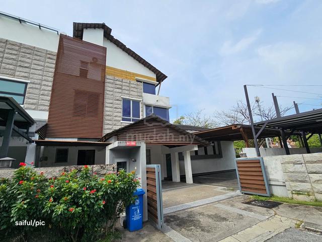 Renovated End Lot 3 Storey Semi D at Laman Seri Seksyen 13 Shah Alam 1