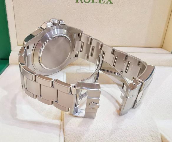 Pre-Owned Rolex 226570 Explorer II Black Dial 42mm - photo 5 of 6