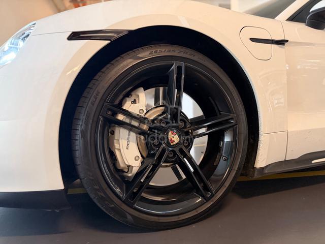 2021 Porsche TAYCAN (A) - 3